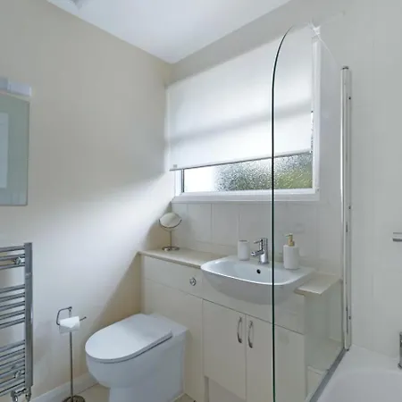 2 Bed In Oc-lr060 Holiday home *